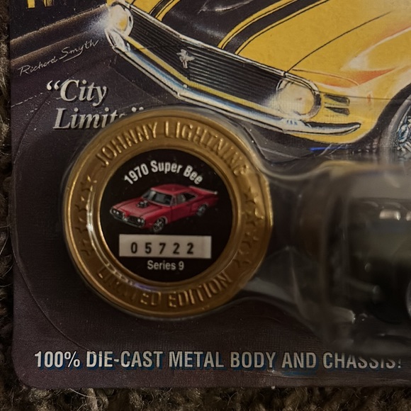 Johnny Lightning Limited Edition Muscle Car - Picture 2 of 3
